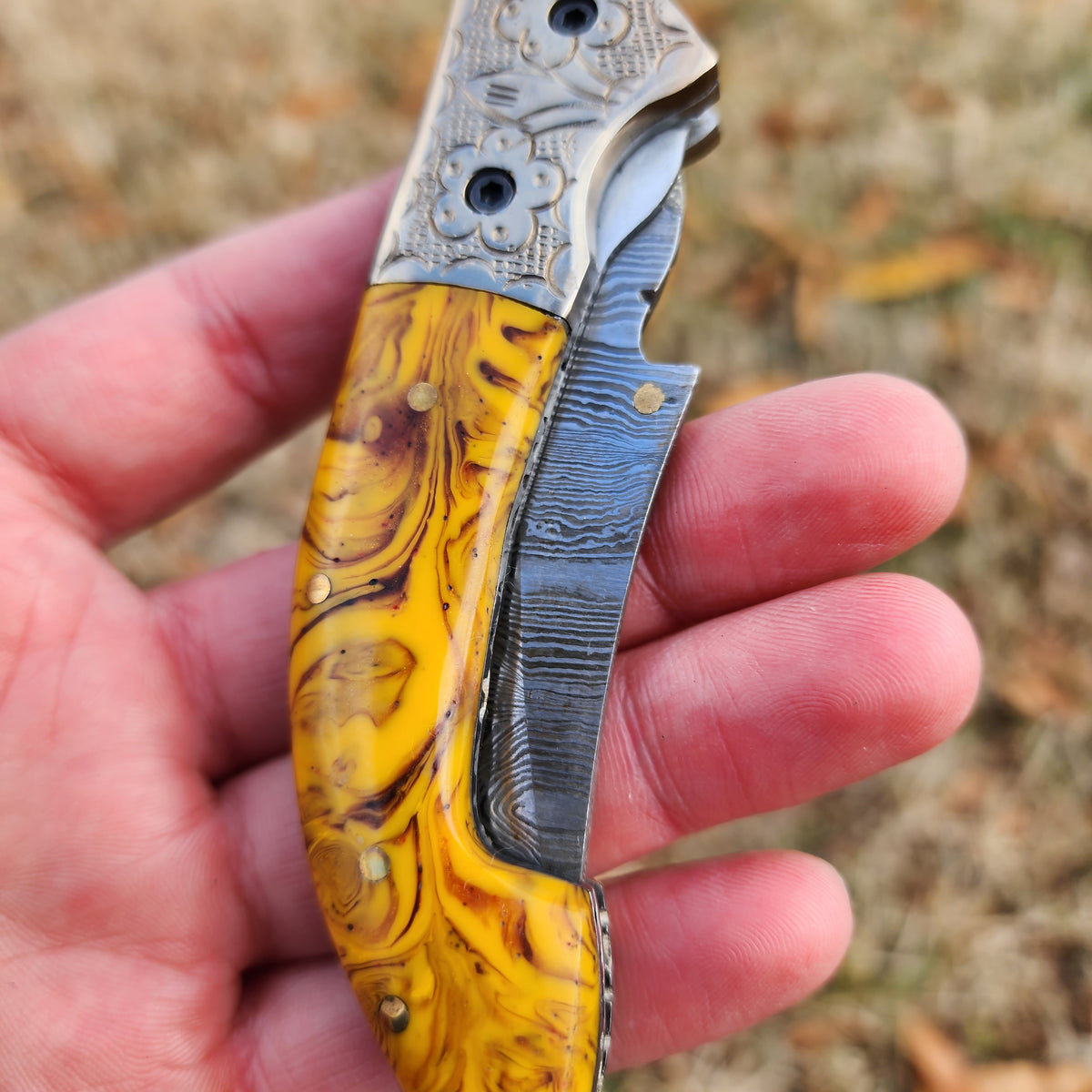 BladeBlink Damascus Folding Knife - Hand engraved - Life Time Warranty 🛡️