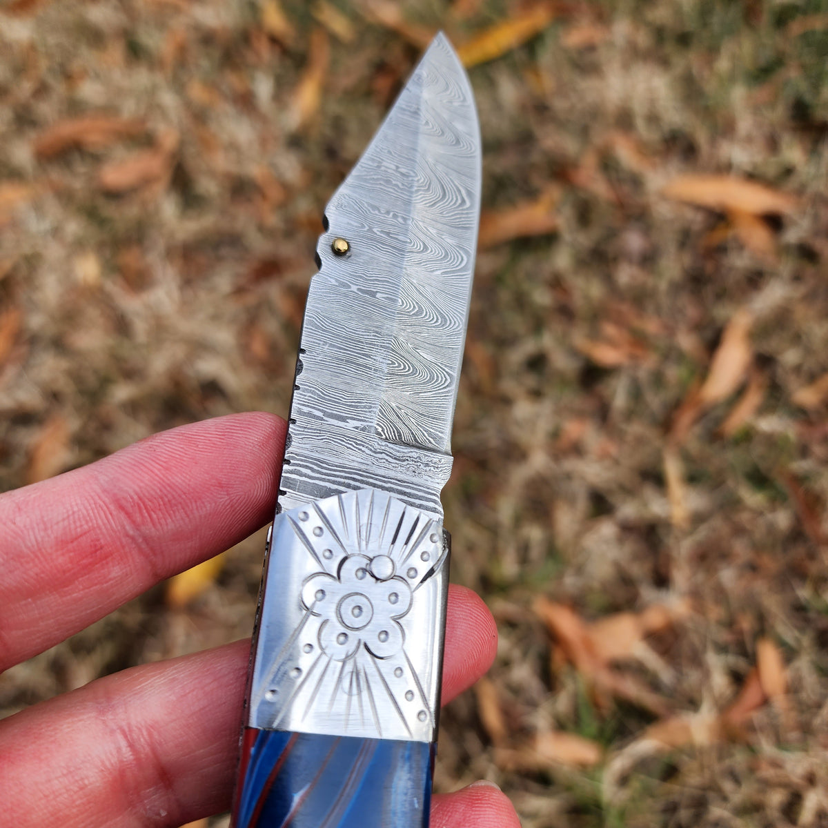 BladeBlink Damascus Folding Knife - Hand engraved - Life Time Warranty 🛡️