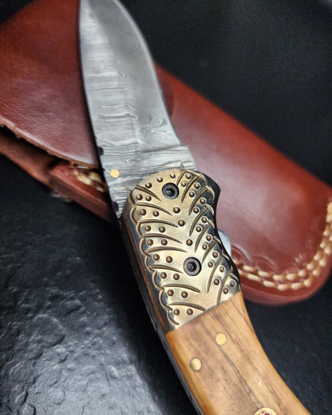 BladeBlink Damascus Folding Knife with Wooden Handle - Life Time Warranty 🛡️